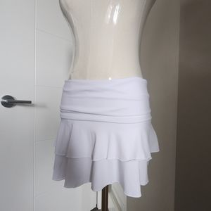 White teir layered mini skirt